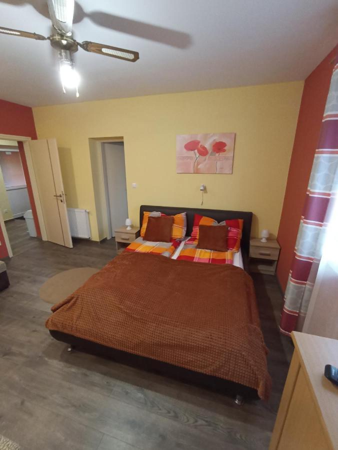 Borostyan Apartmanhaz Mórahalom Exteriér fotografie
