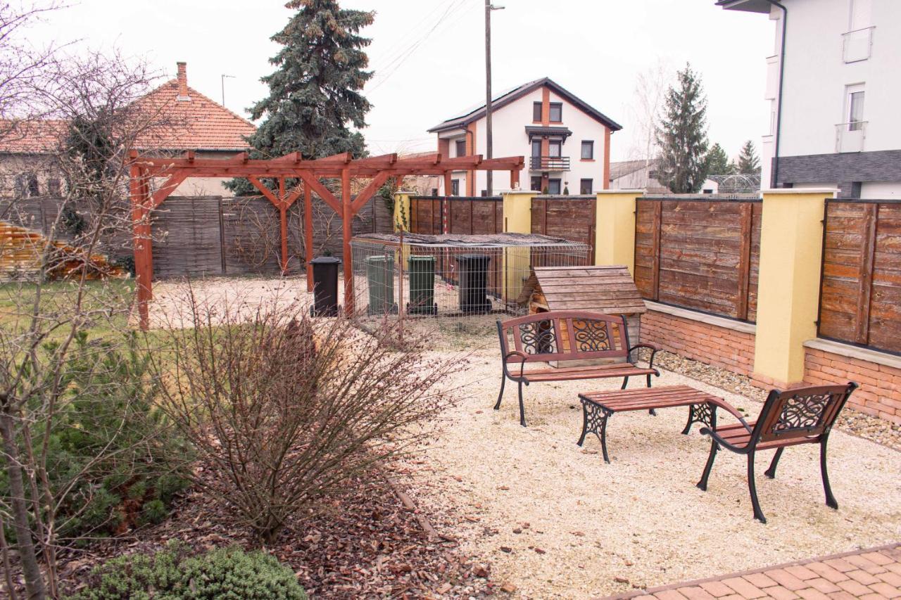 Borostyan Apartmanhaz Mórahalom Exteriér fotografie