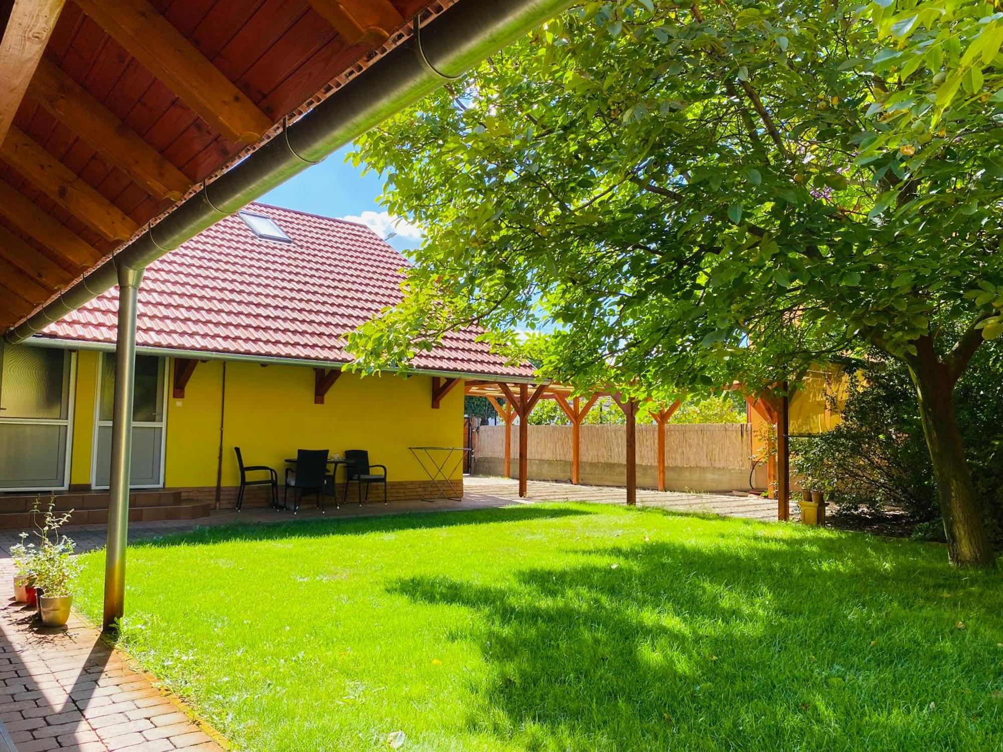 Borostyan Apartmanhaz Mórahalom Exteriér fotografie